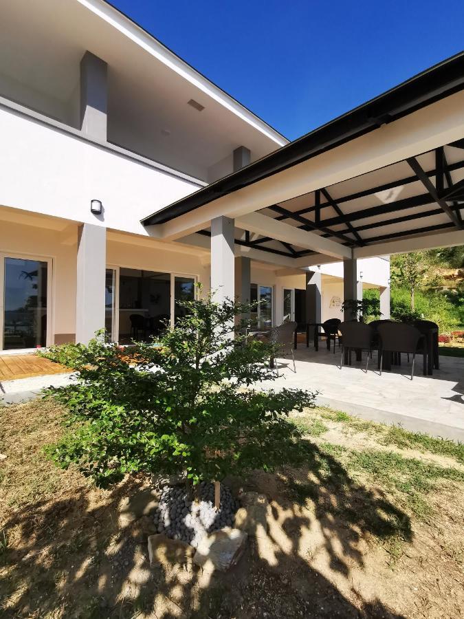 Sunset Cove Beach & Dive Resort Romblon Exteriör bild