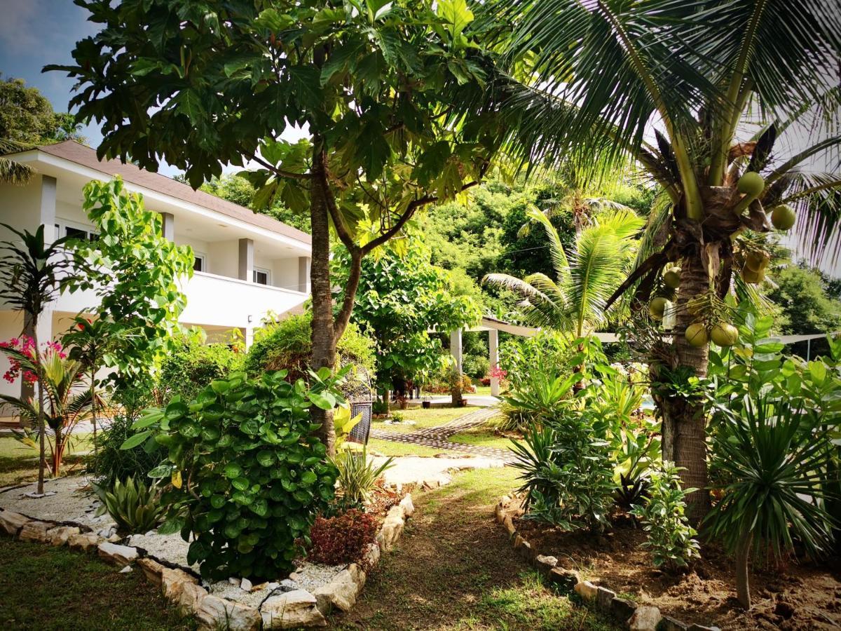 Sunset Cove Beach & Dive Resort Romblon Exteriör bild