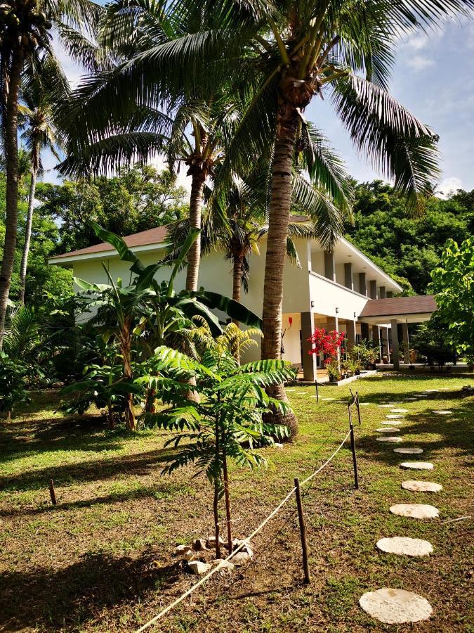 Sunset Cove Beach & Dive Resort Romblon Exteriör bild