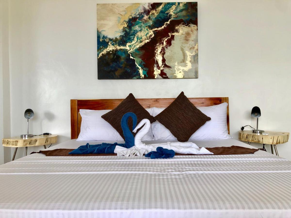 Sunset Cove Beach & Dive Resort Romblon Exteriör bild
