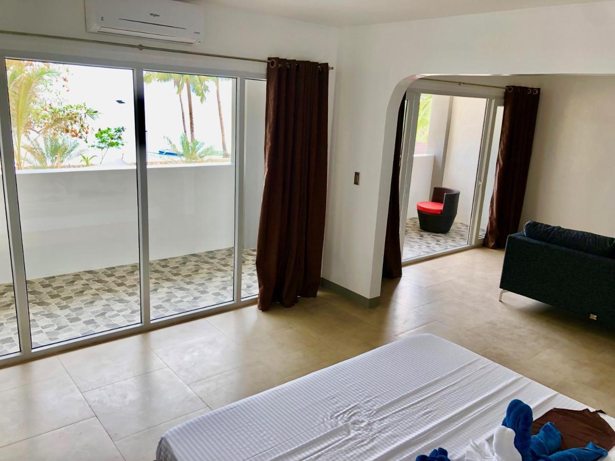 Sunset Cove Beach & Dive Resort Romblon Exteriör bild